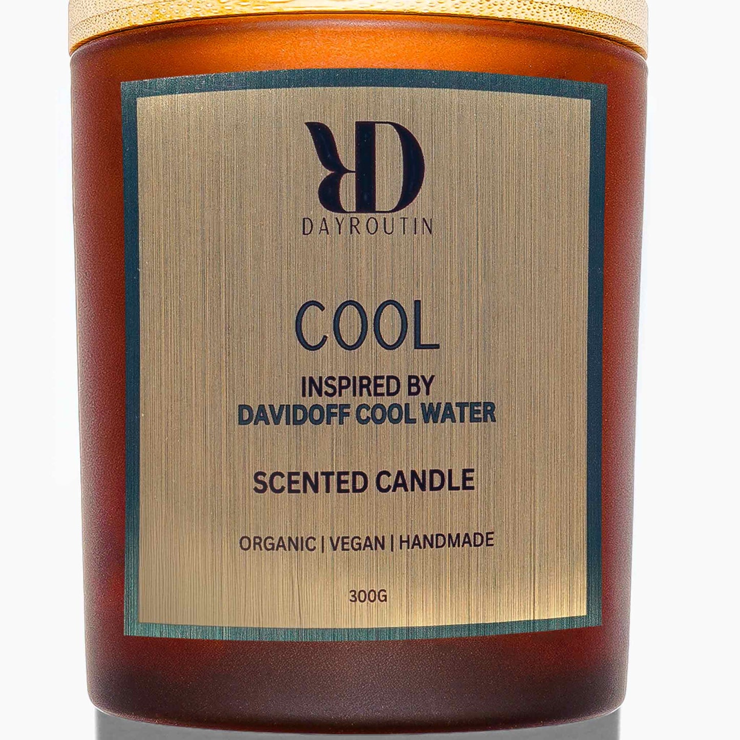 Fresh Blue Soy Candle smelling like Sea Water and Mint.